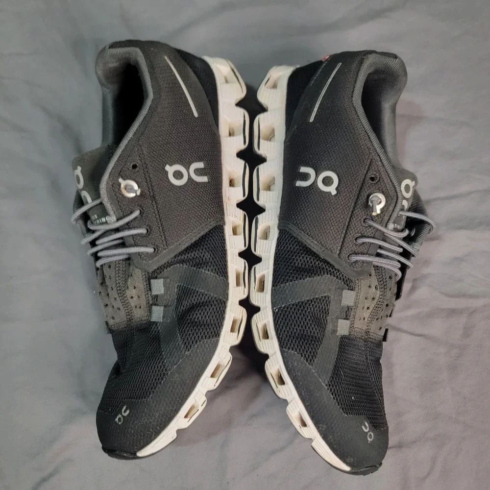 On Cloud 5 Women's Size 9 Black Athletic Running Shoes‎ Sneakers Comfort